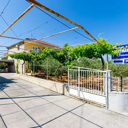 Apartman Ivana Tr -studio With Terrace A2 Trogir