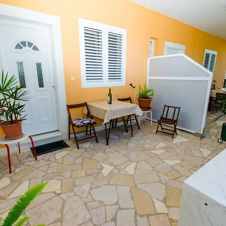 Ivana Tr -studio With Terrace A2 Trogir