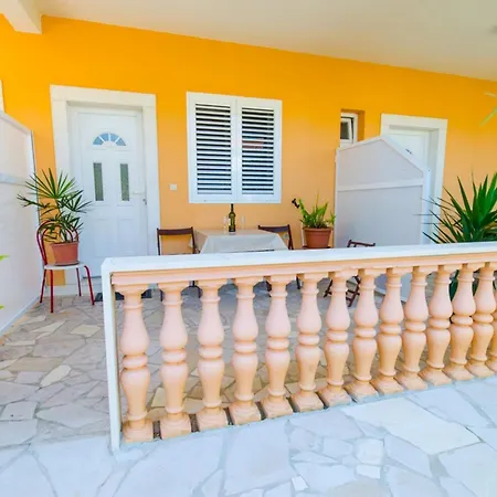 Ivana Tr -studio With Terrace A2 아파트 트로기르