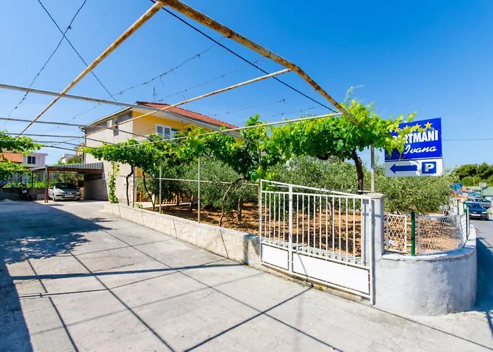 아파트 Ivana Tr -studio With Terrace A2 트로기르